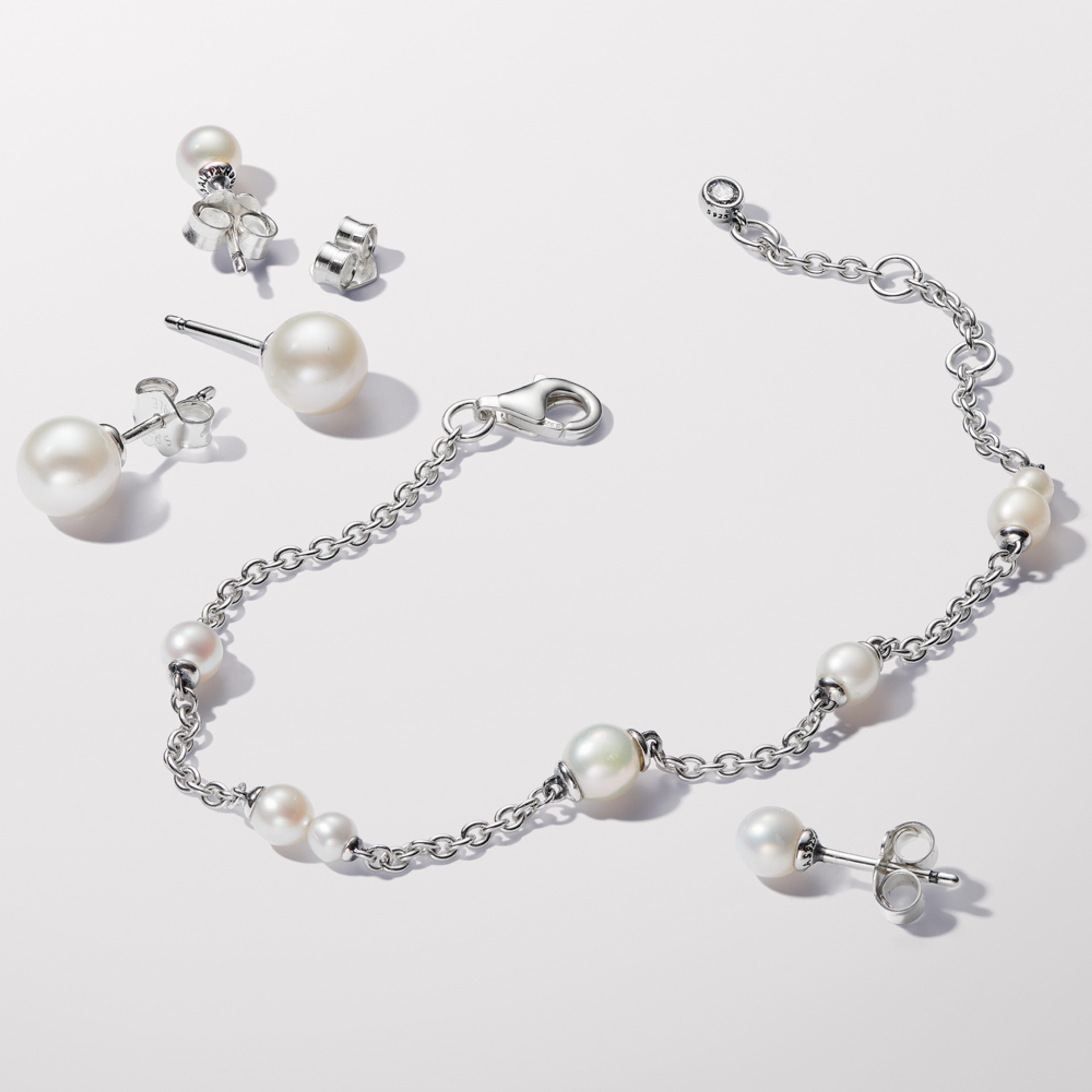 PANDORA Kôstkové náušnice s upravenou sladkovodnou kultivovanou perlou 4,5mm - galéria #1