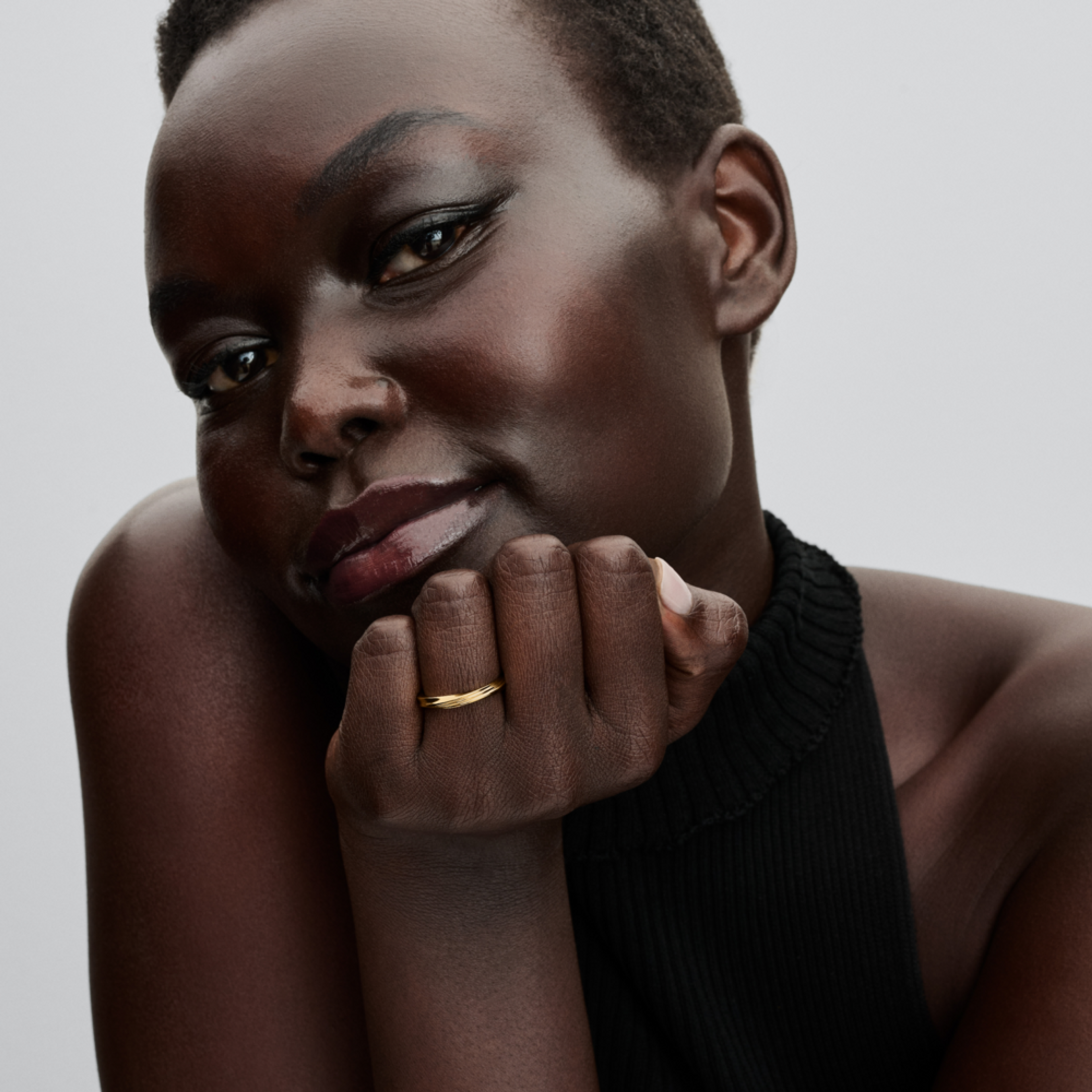 PANDORA Pozlátený zvlnený prsteň - galéria #1