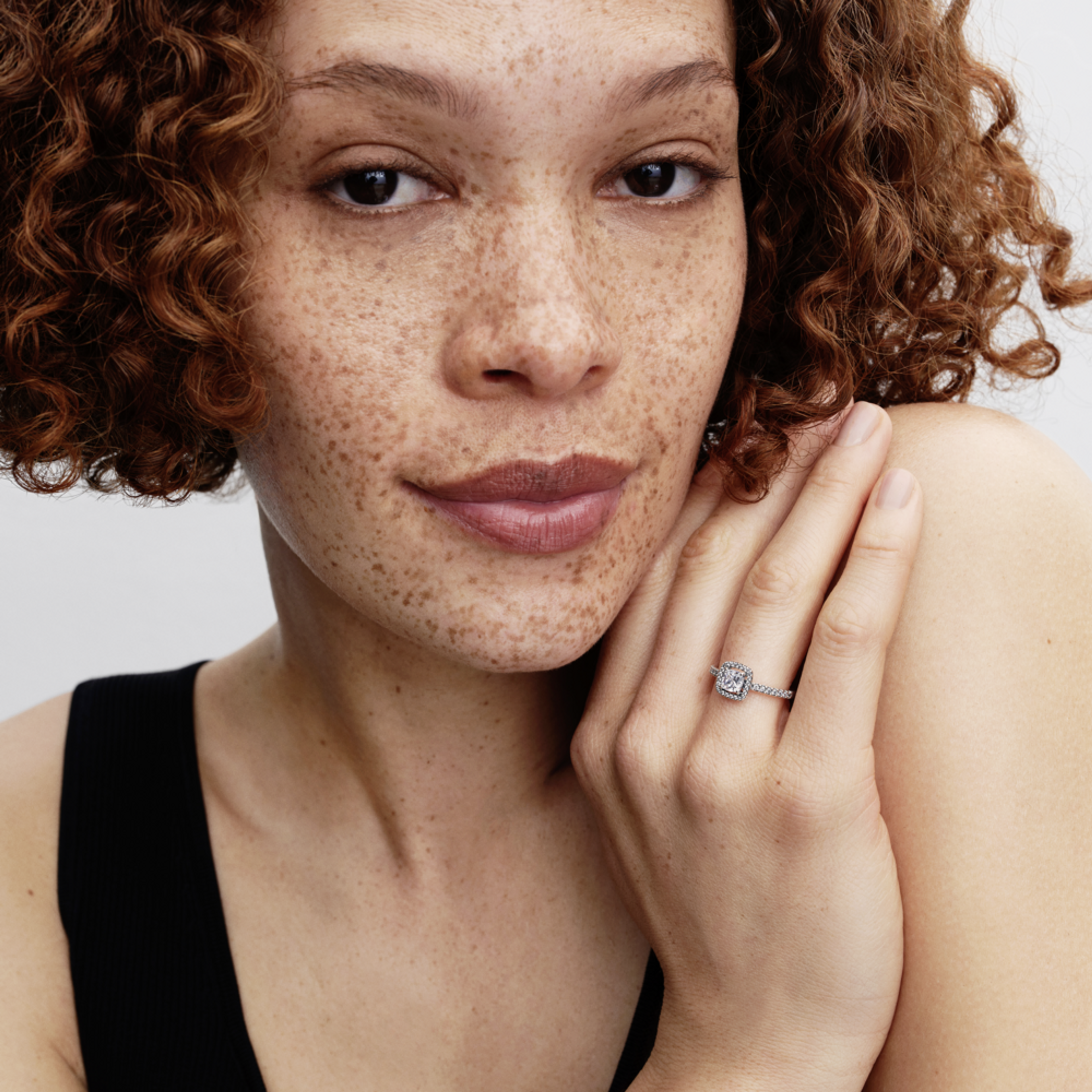 PANDORA strieborný trblietavý prsteň so štvorcovým stredom - galéria #1