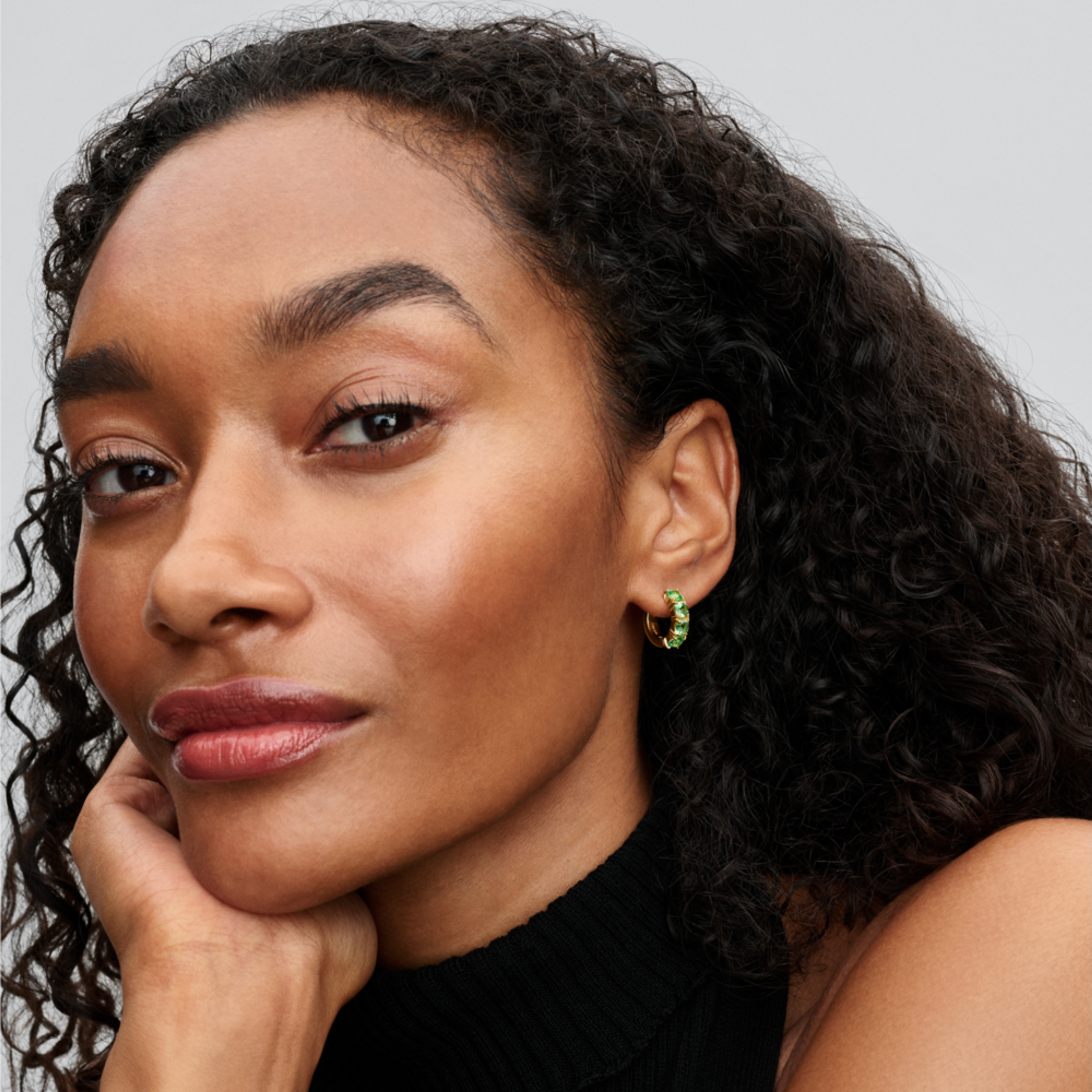 PANDORA Kruhové náušnice zelené - galéria #1