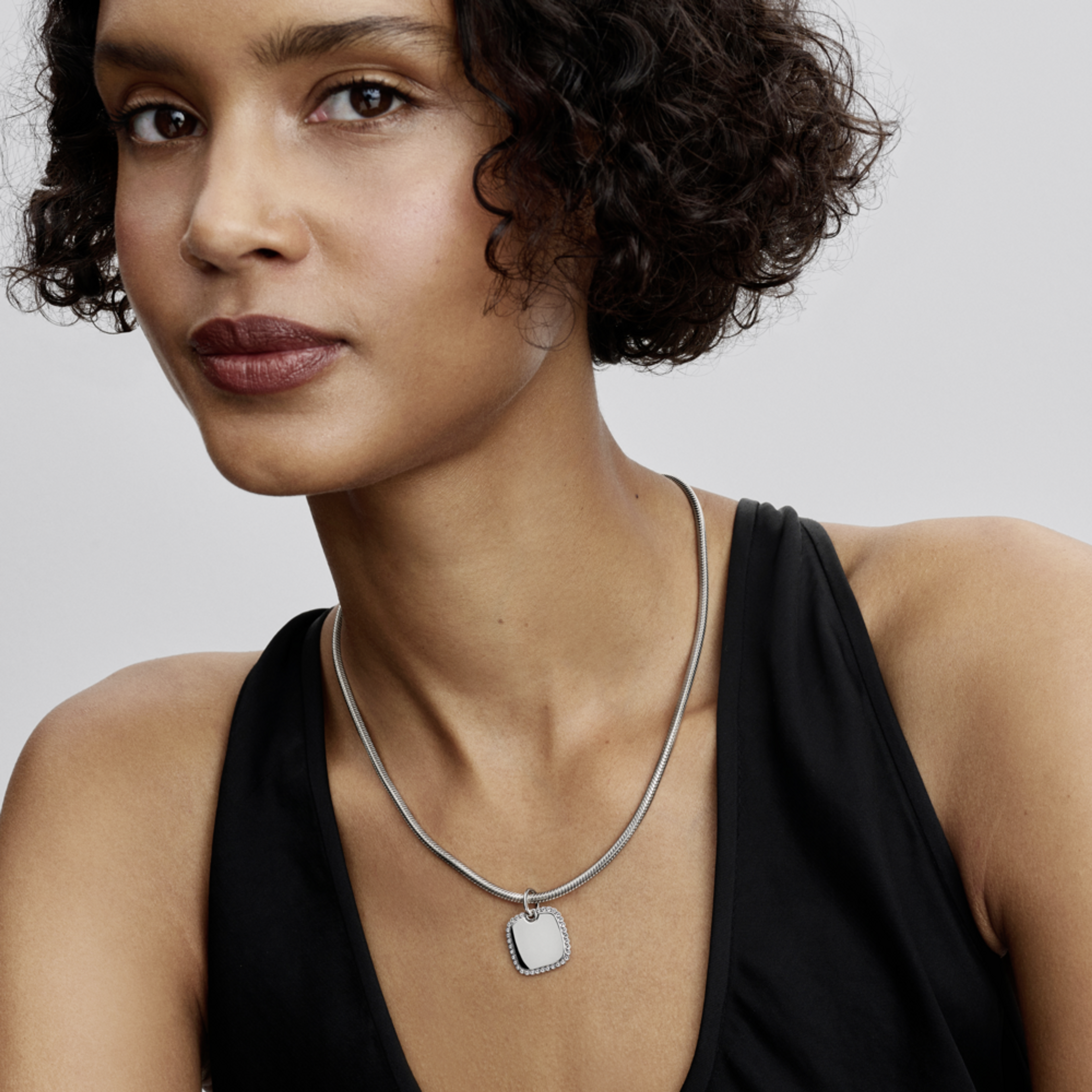 PANDORA gravírovateľný prívesok v tvare štvorca - galéria #1