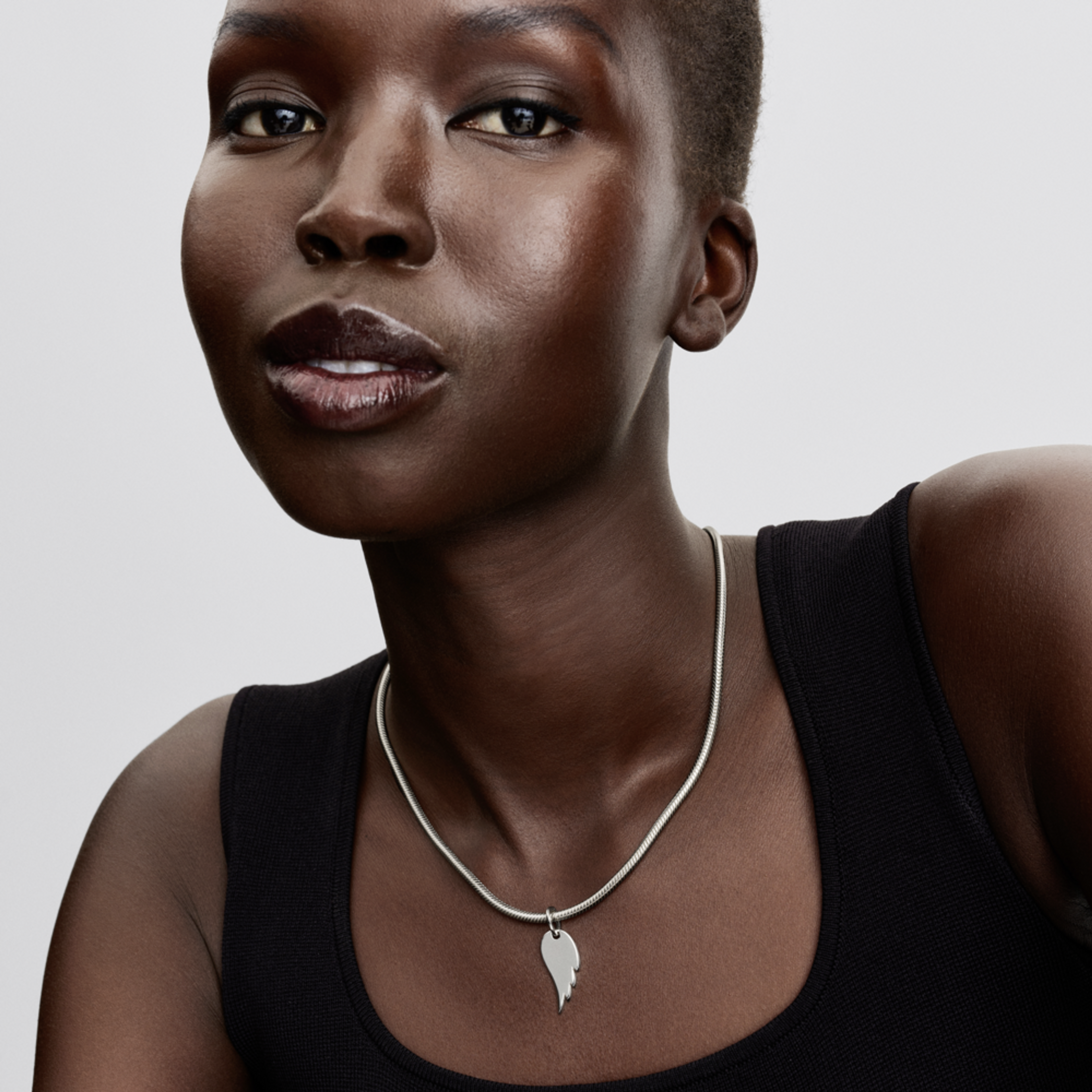 PANDORA náhrdelníkový prívesok Anjelské krídlo na gravírovanie - galéria #1