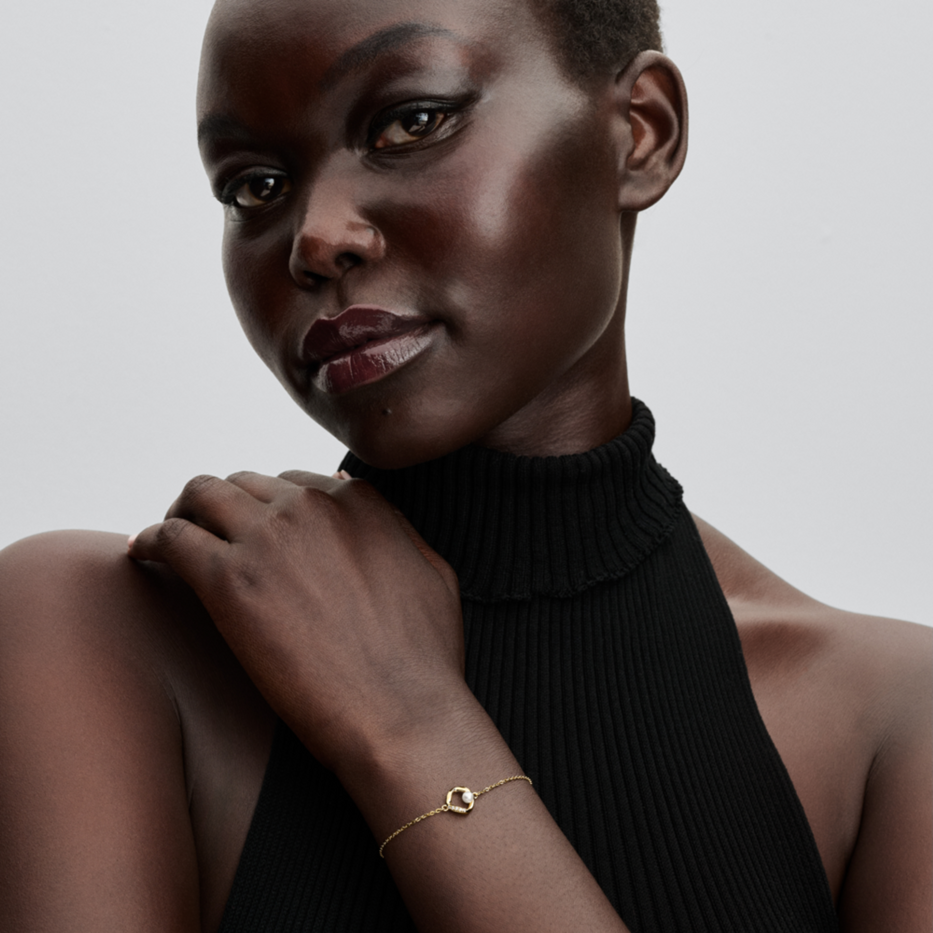 PANDORA náramok Kruh s organickým tvarom pavé a upravená sladkovodná kultivovaná perla - galéria #1