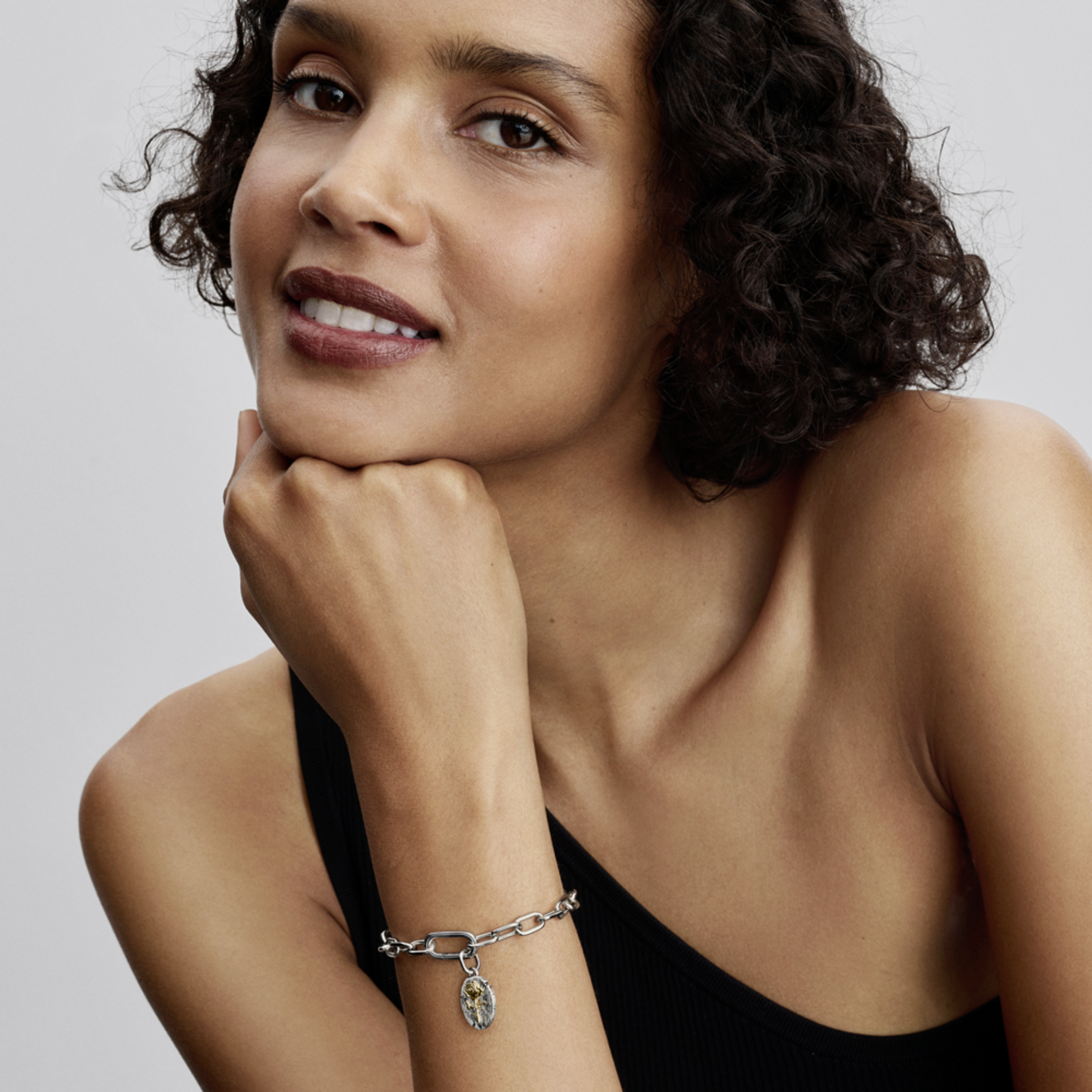 PANDORA Medailónkový prívesok Ruže - galéria #1