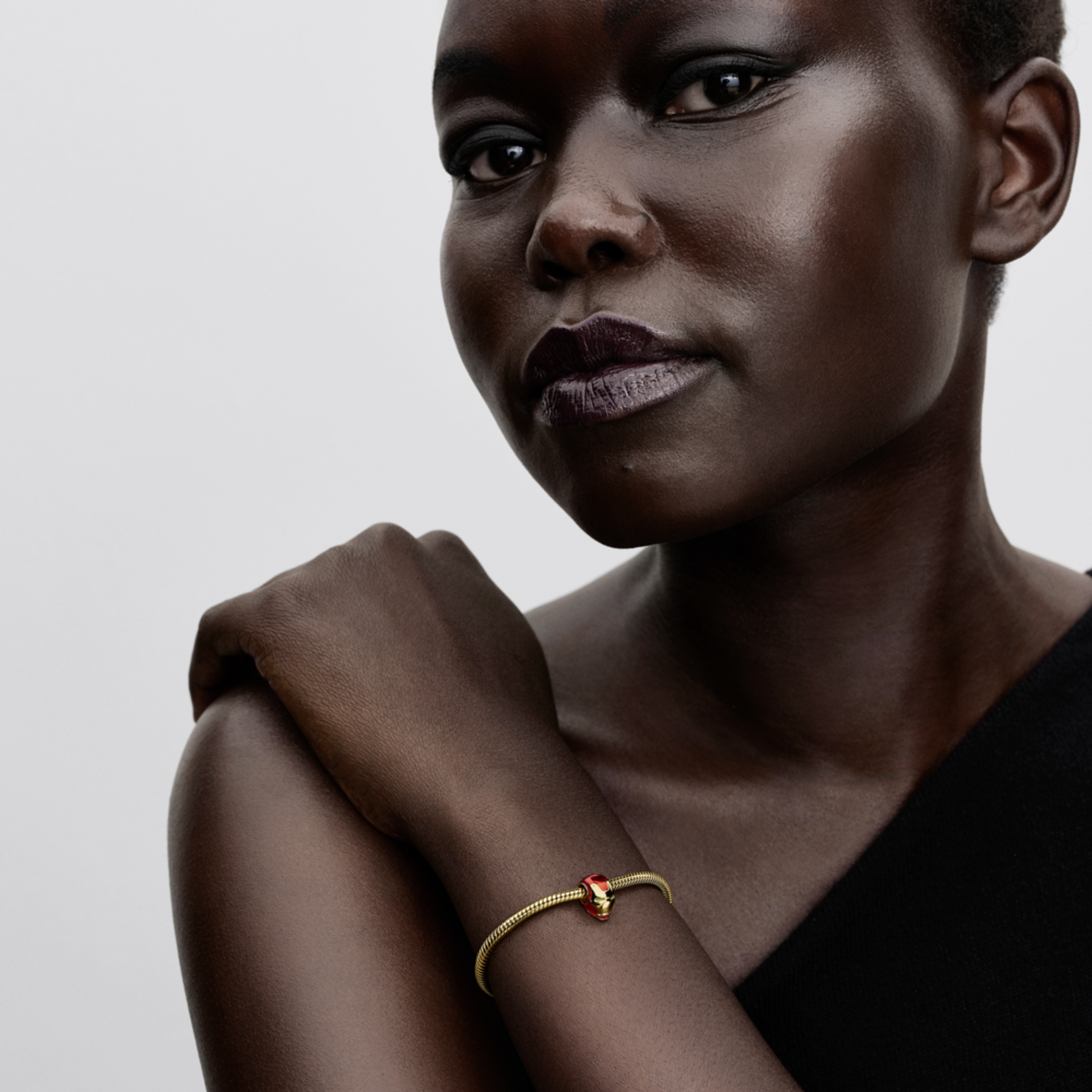 PANDORA Prívesok Marvel – Iron Manova helma - galéria #2