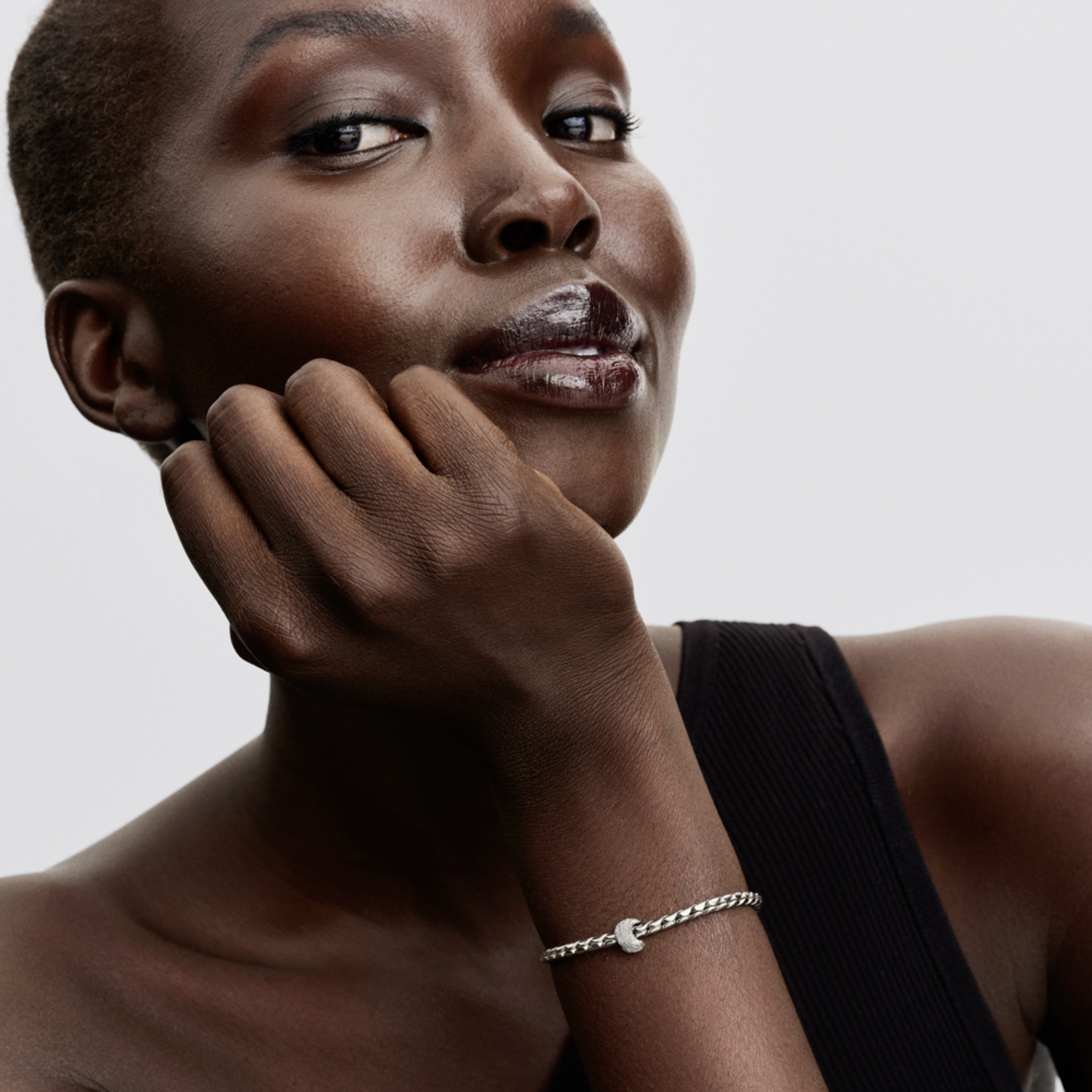 PANDORA mini prívesok Mesiac s textúrou - galéria #1