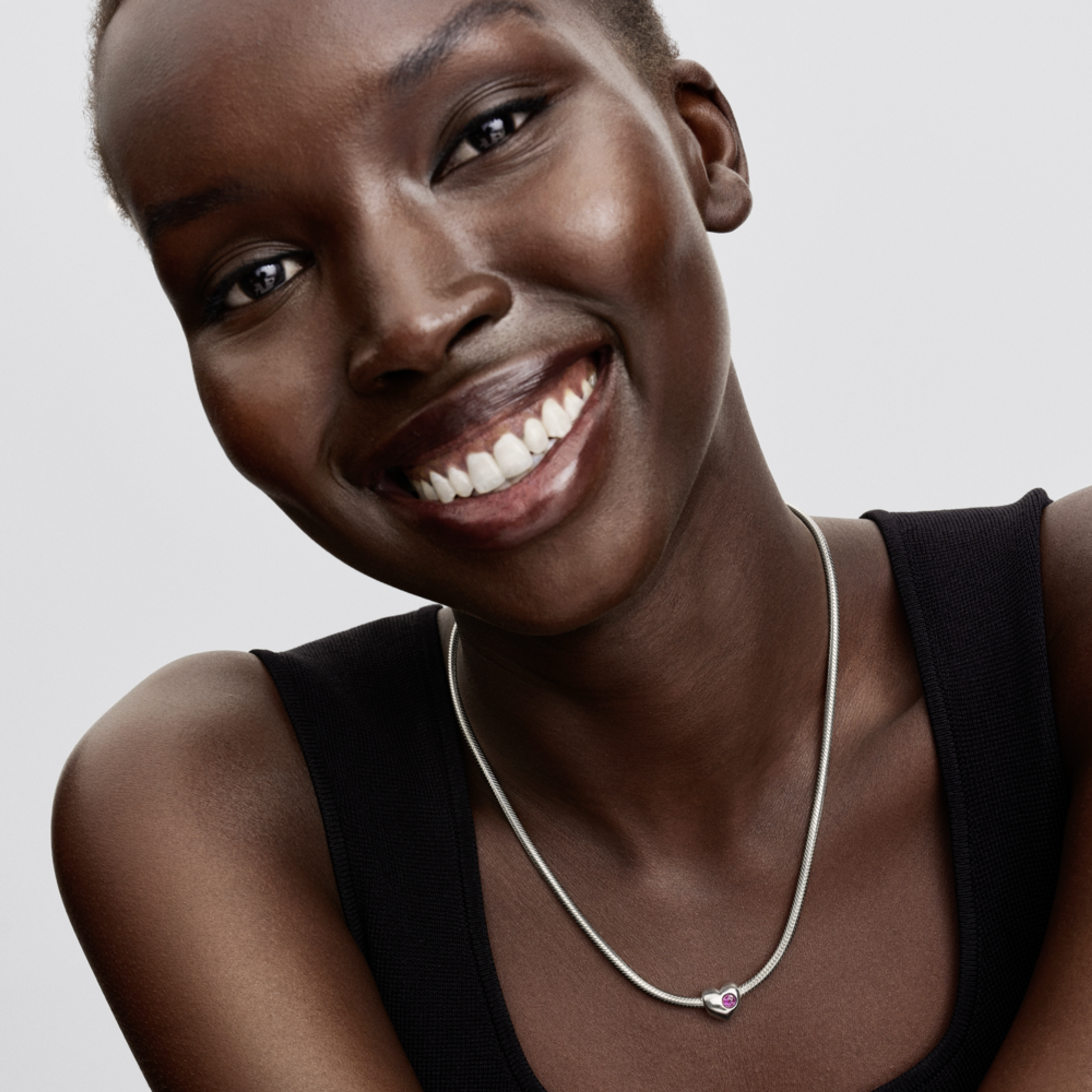 PANDORA gravírovateľný prívesok v tvare srdca s fialovým kameňom - galéria #1