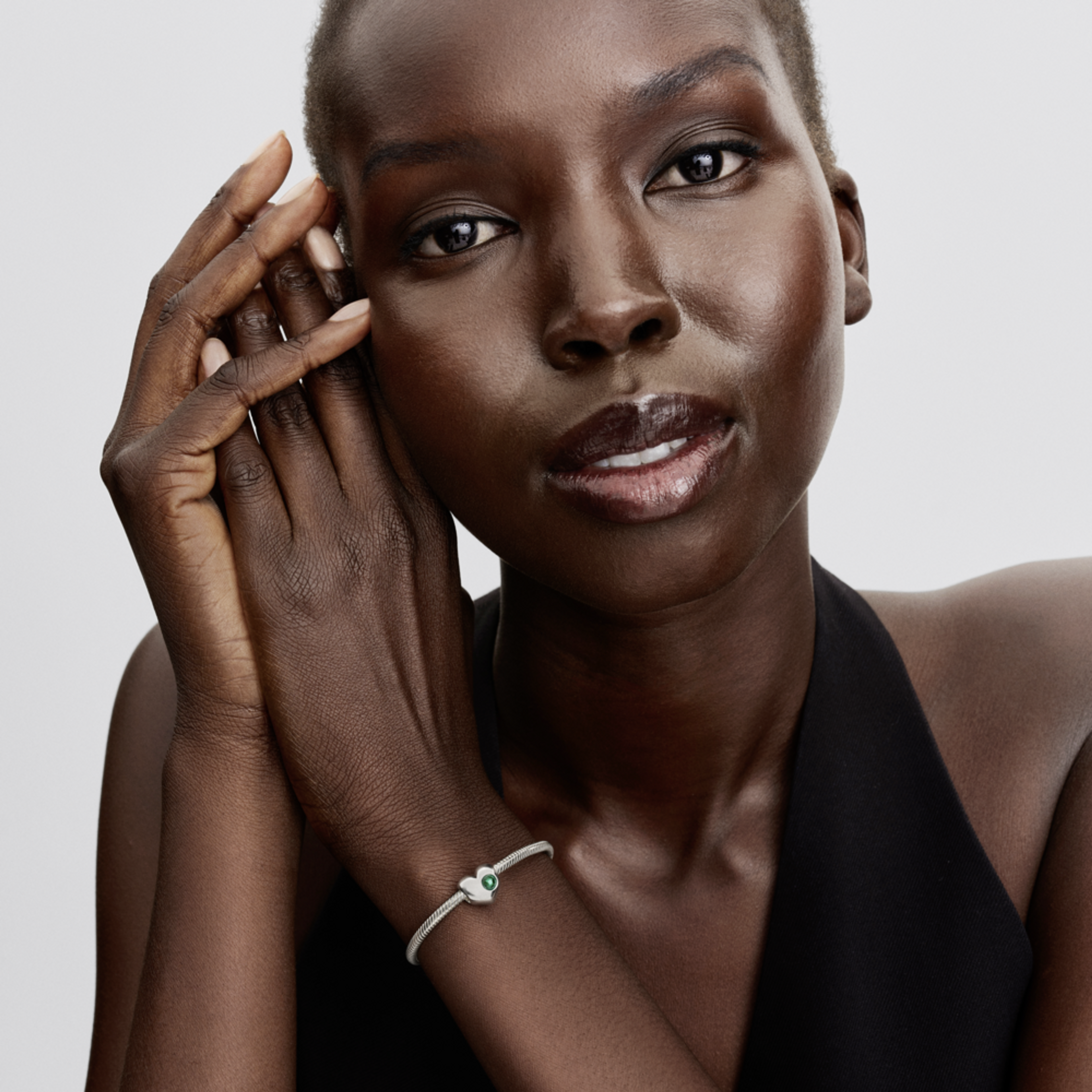 PANDORA gravírovateľný prívesok v tvare srdca s tmavo zeleným kameňom - galéria #1